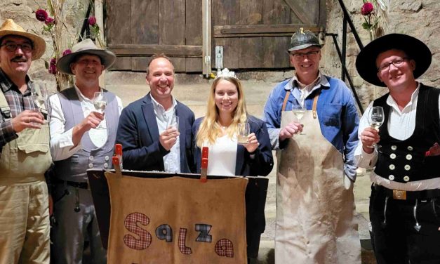 Beste Stimmung war beim Federweißer-Abend mit “Salzebroad” im Julius-Echter-Keller garantiert